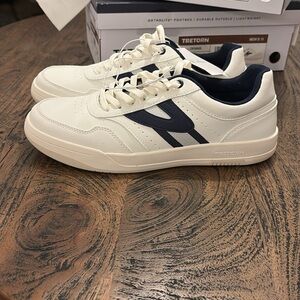 Men’s tree, torn, Dennis, white and navy blue